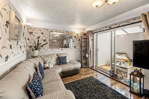 3 bedroom terraced house for sale, Carrswood Road, Manchester