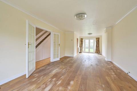 3 bedroom end of terrace house to rent, Avenue Road, Raynes Park, London, SW20