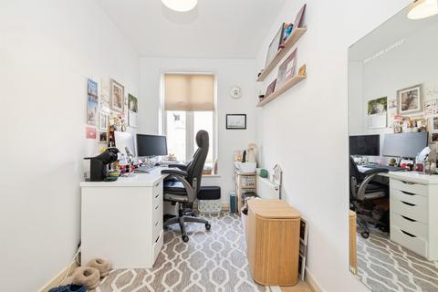 2 bedroom apartment for sale, Lockhart Road, Watford