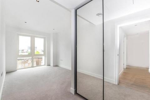 3 bedroom apartment to rent, Trinity Way, London W3