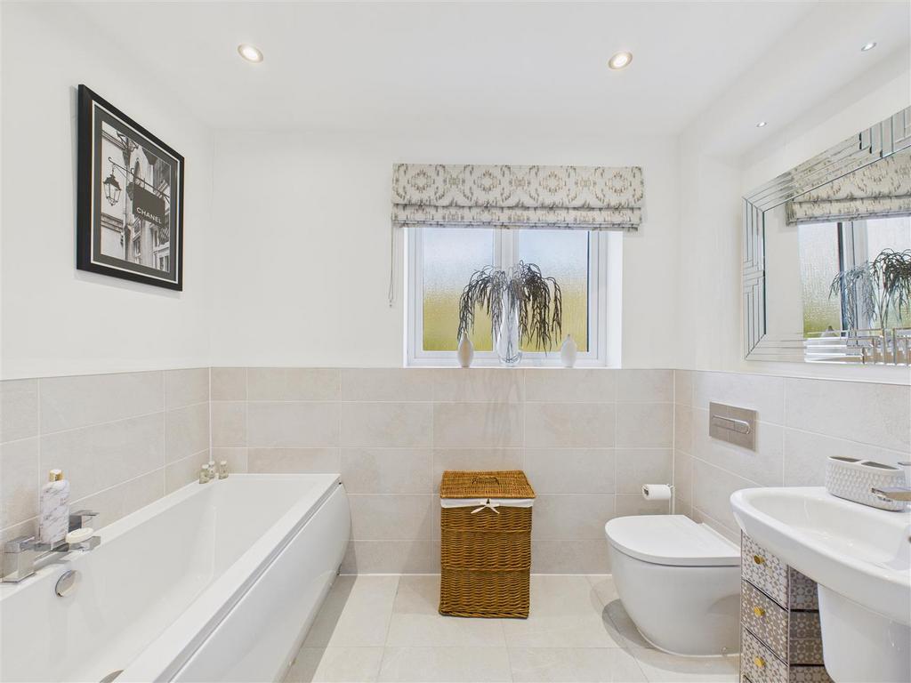 Bath/Shower Room