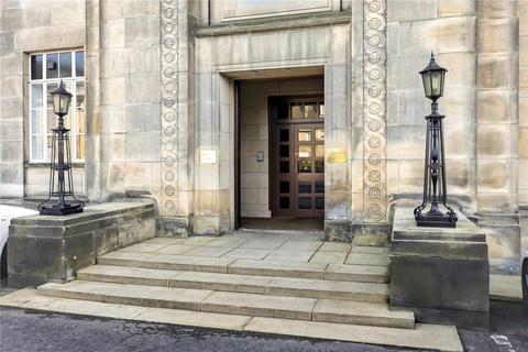 2 bedroom flat for sale, Braehead House KY1
