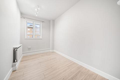3 bedroom flat to rent, Fount Street, London SW8