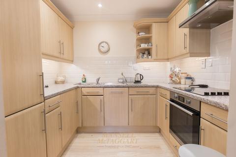 2 bedroom flat for sale, London Road, East Grinstead RH19