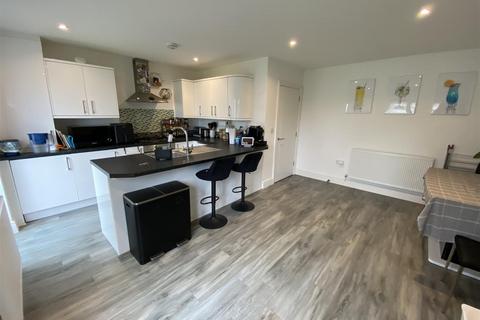 3 bedroom semi-detached house for sale, Lodge Avenue, Dagenham