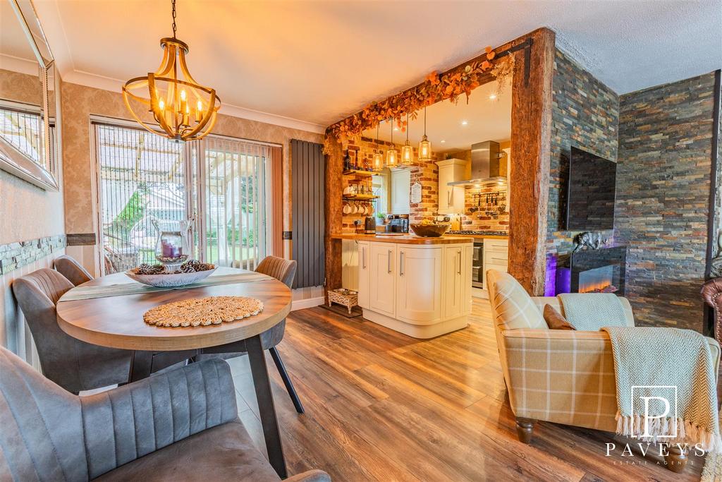 Open plan lounge diner