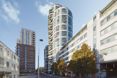2 bedroom flat for sale - Cambridge Road, BARKING, Essex, IG11