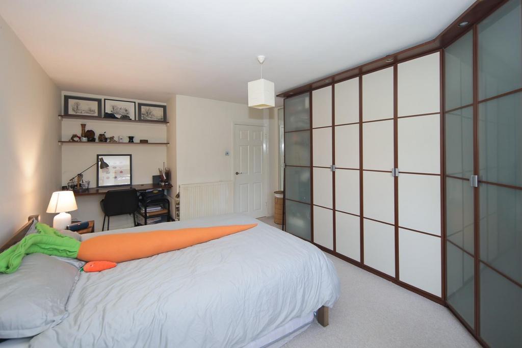154 Northumberland Court-10.jpg