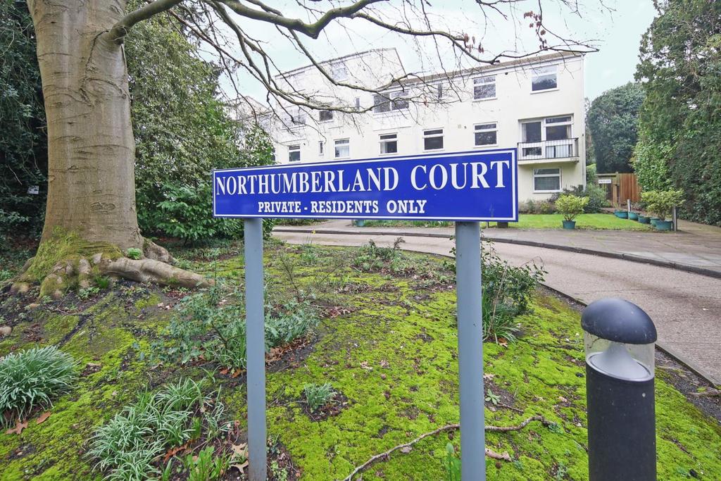 154 Northumberland Court-17.jpg