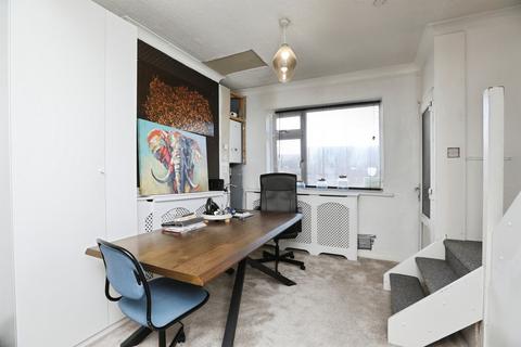 3 bedroom terraced house for sale, Upper Luton Road, Chatham