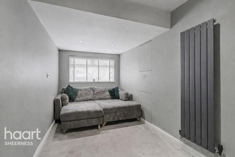 4 bedroom semi-detached house for sale, Sterling Road, Queenborough