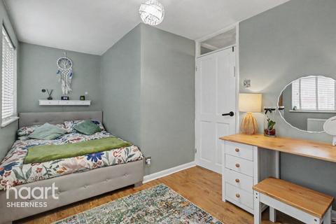 4 bedroom semi-detached house for sale, Sterling Road, Queenborough