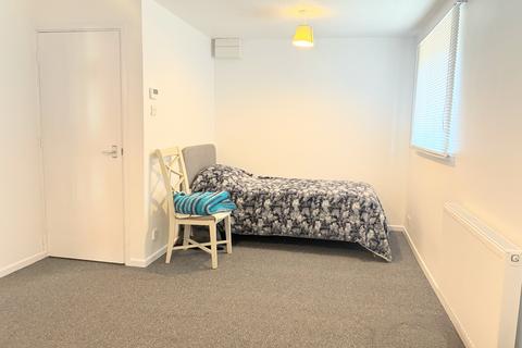 undefined, Grafton Road, Bedford, MK40