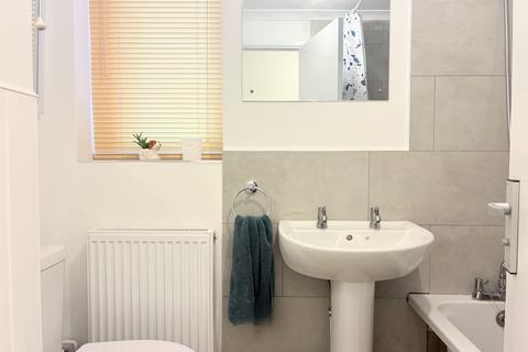 undefined, Grafton Road, Bedford, MK40