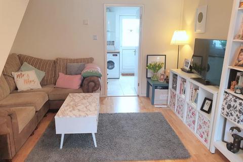 2 bedroom end of terrace house to rent, Tansey Close, Hengoed, CF82