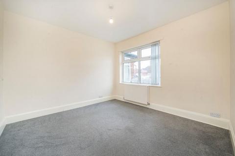 2 bedroom semi-detached house to rent, Bengarth Road, Northolt UB5