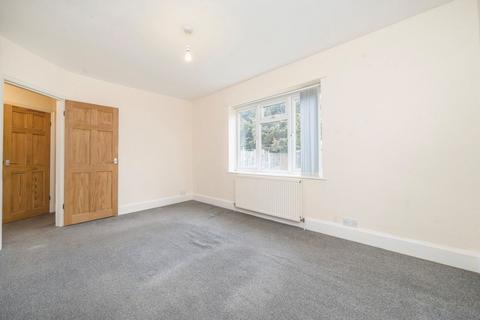 2 bedroom semi-detached house to rent, Bengarth Road, Northolt UB5