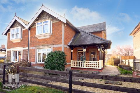 4 bedroom semi-detached house for sale, Southampton Road | Ringwood | BH24