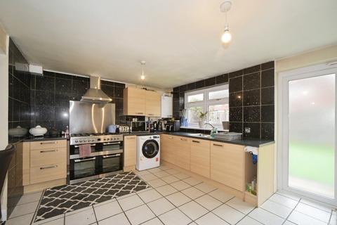 4 bedroom semi-detached house for sale, Meyer Road, Erith DA8