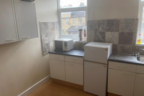 undefined, Girlington, Bradford BD8
