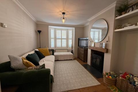 2 bedroom terraced house for sale, Queen Street, Aylesbury