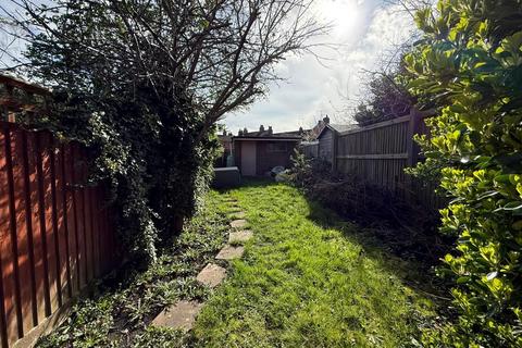 2 bedroom terraced house for sale, Queen Street, Aylesbury
