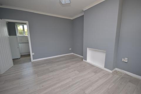 2 bedroom end of terrace house to rent, Paston Crescent Lee SE12