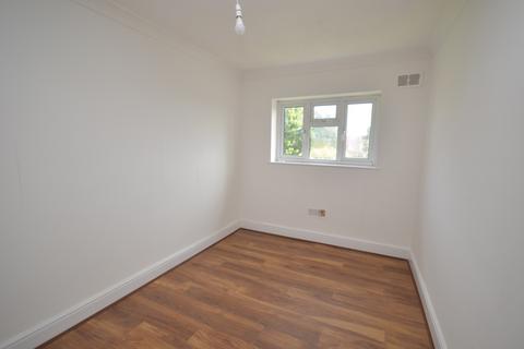 2 bedroom end of terrace house to rent, Paston Crescent Lee SE12
