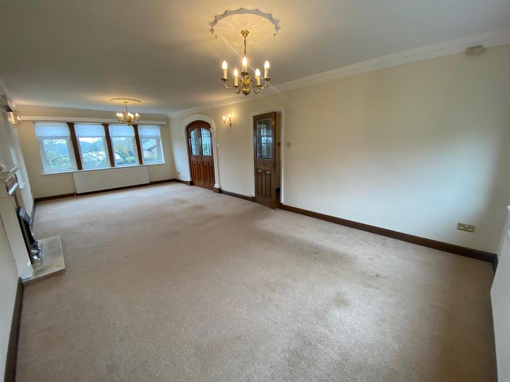 LOUNGE 3.jpg