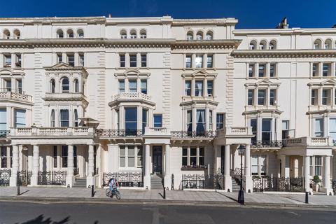 2 bedroom apartment for sale, Palmeira Square, Hove BN3