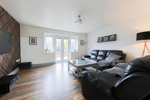 3 bedroom house for sale, White Swan Close, Killingworth, NE12