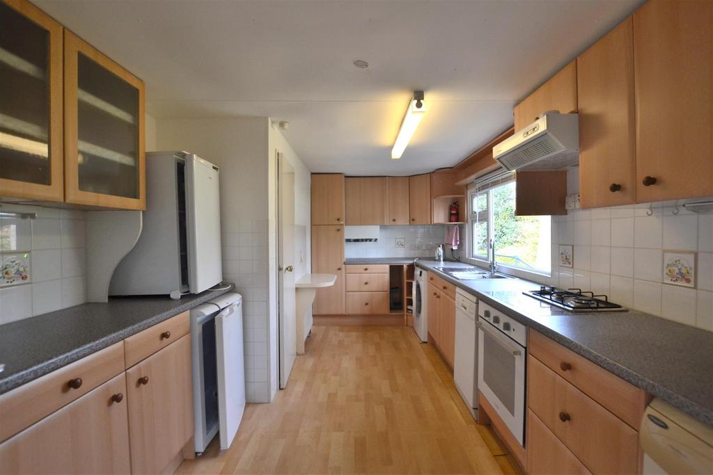 Kitchen 3.JPG