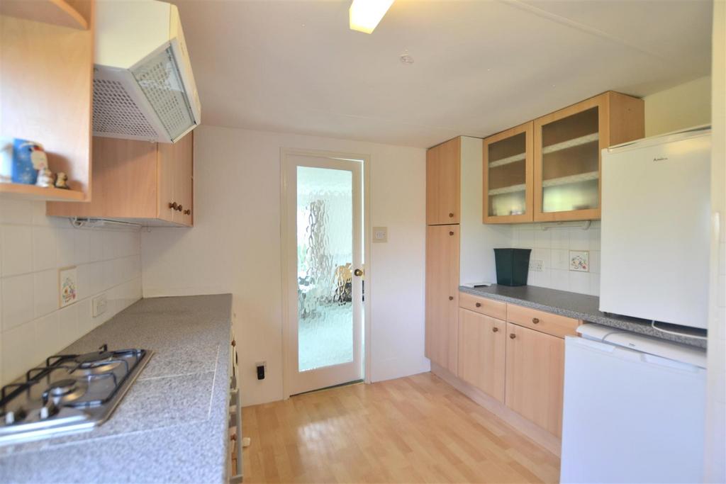 Kitchen 2.JPG