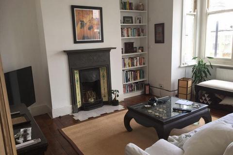 2 bedroom flat to rent, Dumbarton Road, London