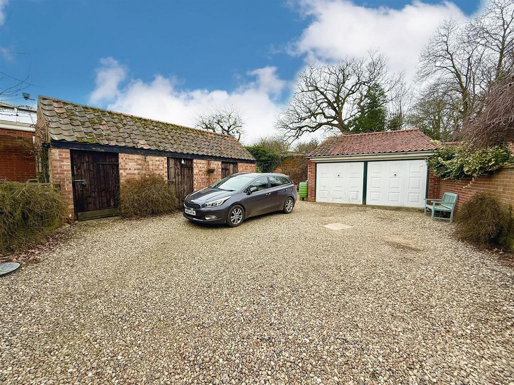 Driveway workshop &amp; double garage
