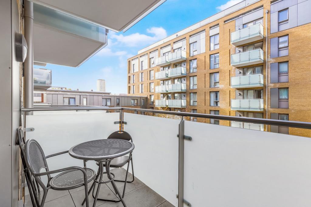 Apartment in London - View 3