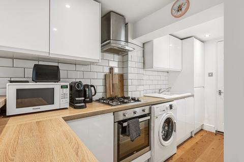2 bedroom terraced house for sale, Heath Road, Weybridge, KT13