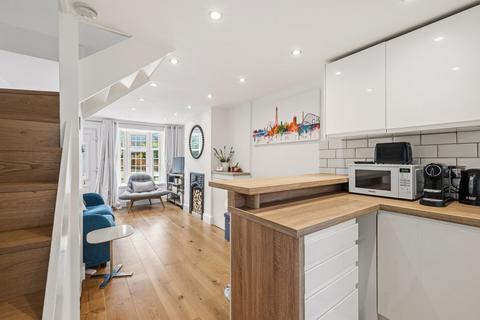2 bedroom terraced house for sale, Heath Road, Weybridge, KT13