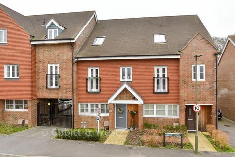 undefined, Dover Road, Tadworth KT20
