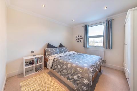 3 bedroom apartment to rent, Earlsfield Road, London, SW18