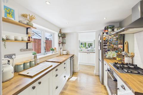 2 bedroom terraced house for sale, Queen Street, Aylesbury, Buckinghamshire