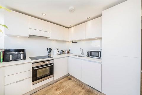 2 bedroom flat for sale, New Cross Road, London SE14