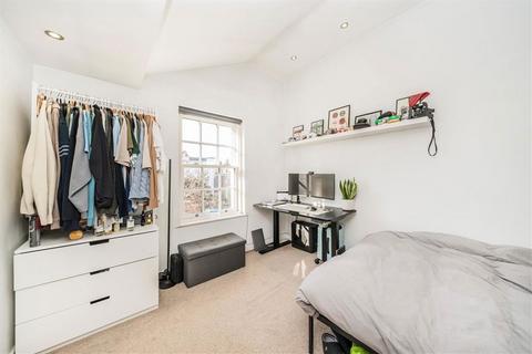 2 bedroom flat for sale, New Cross Road, London SE14