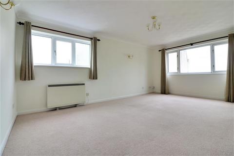 3 bedroom flat to rent, Sea Front, Hayling Island PO11