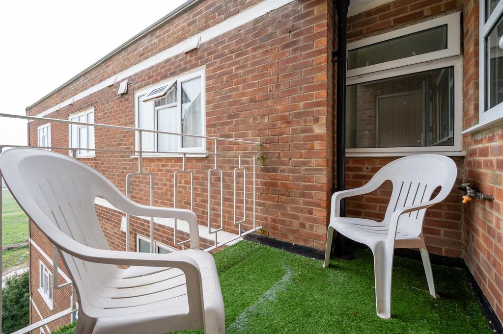 Flat 17 Ward Court 26 5.jpg
