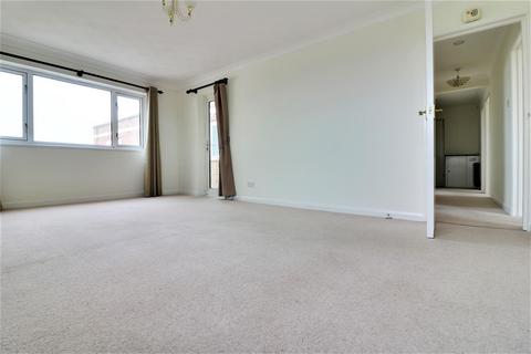 3 bedroom flat to rent, Sea Front, Hayling Island PO11