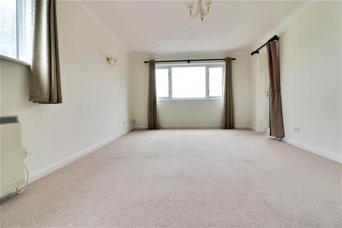 3 bedroom flat to rent, Sea Front, Hayling Island PO11