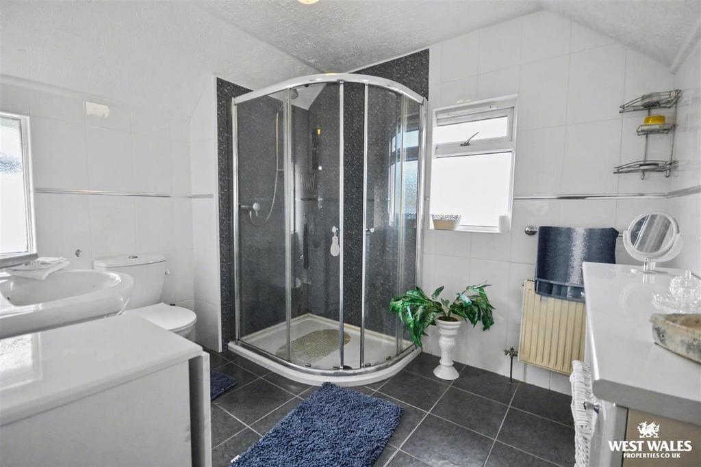 Ensuite shower room