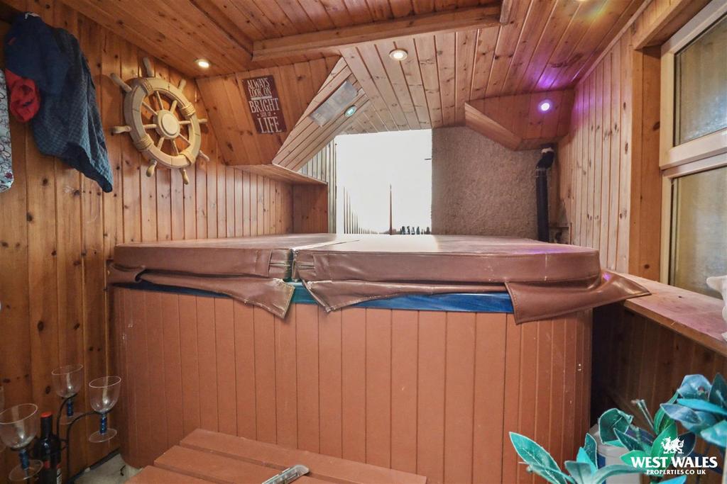 Hot tub