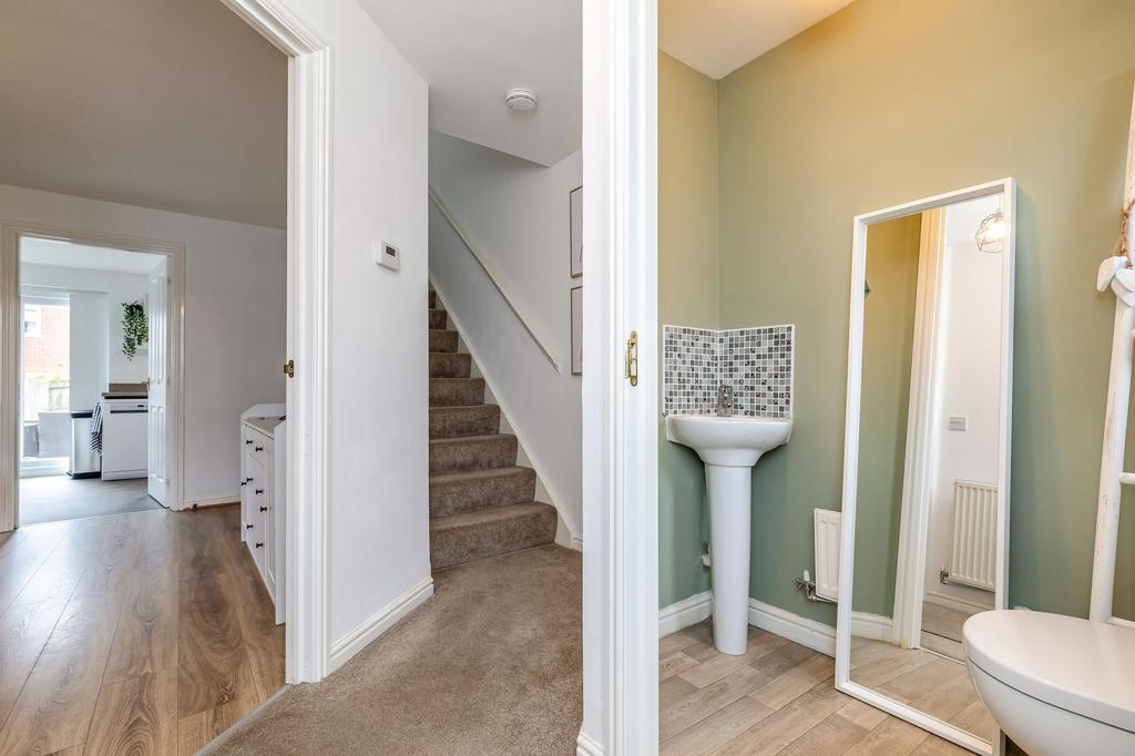 Hallway/ WC